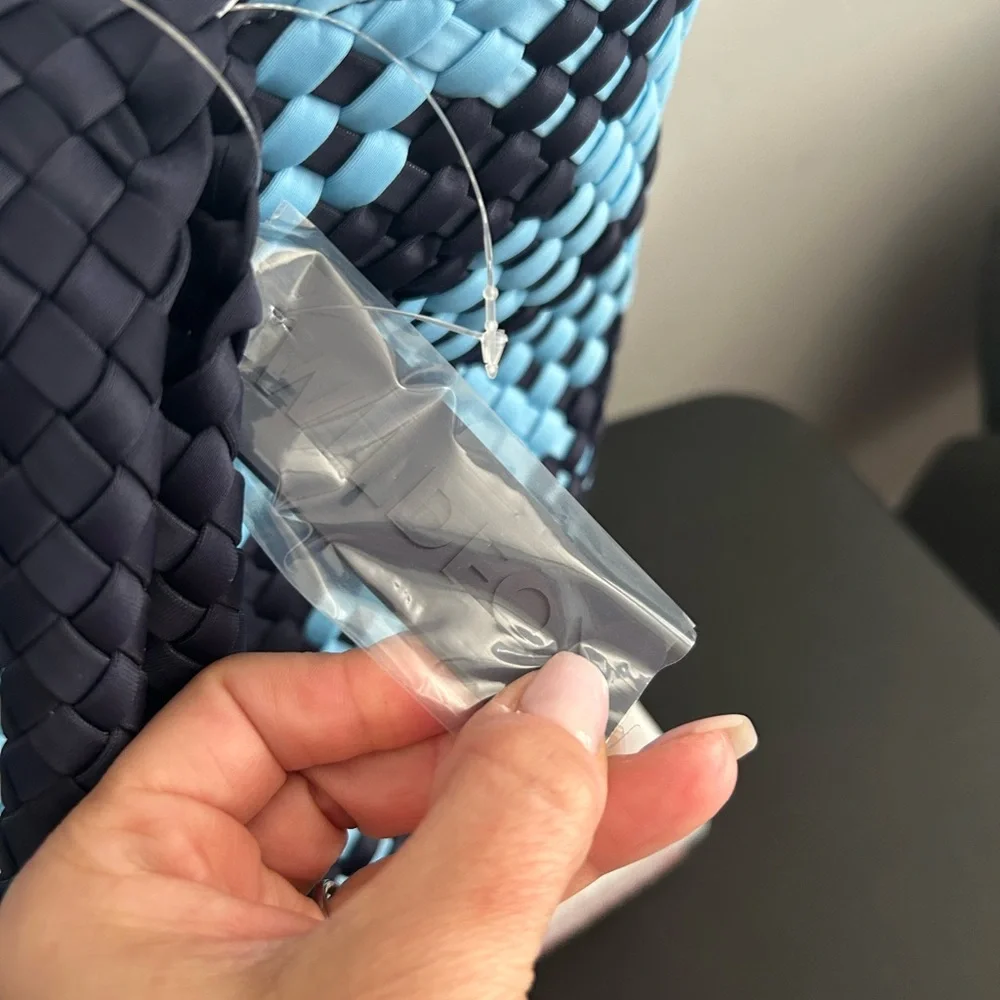 Wild fox NWT Blue and Black Woven Tote Bag - Picture 3 of 9